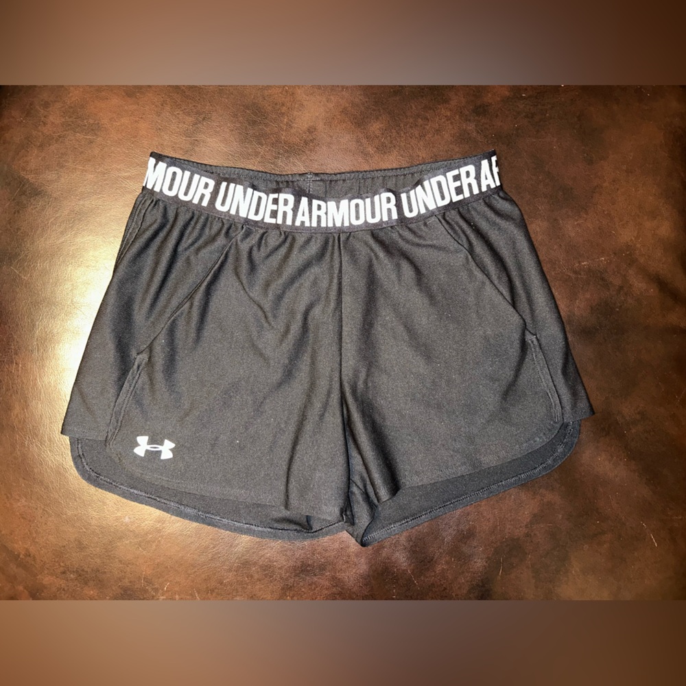 Under Armour black shorts Size s